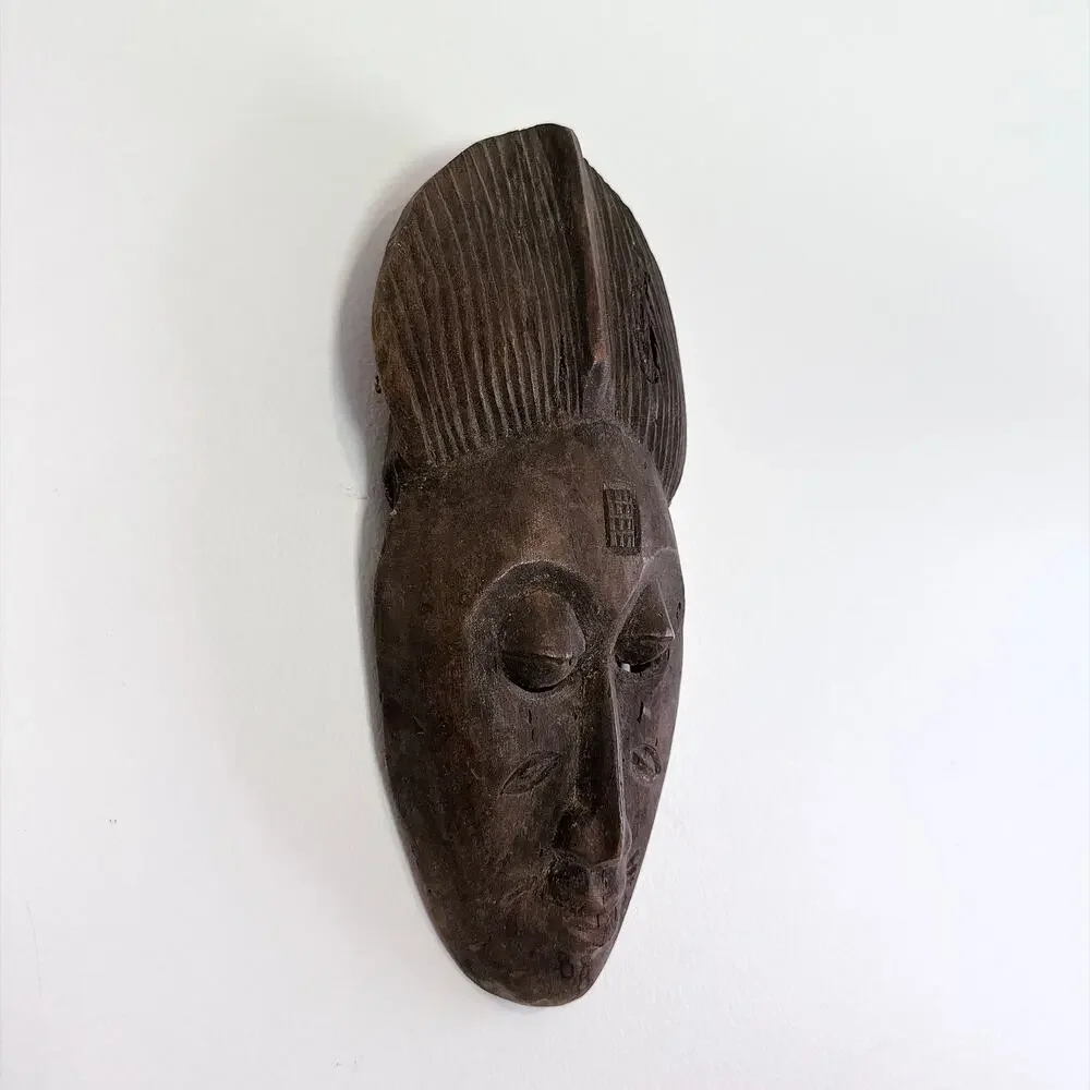 HAND-CARVED AFRICAN WOODEN BAULE PORTRAIT MASK WALL HANGING MBLO COTE D'IVOIRE